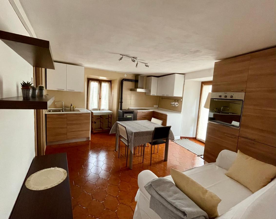 Maison Merlot Apartment Aosta Bagian luar foto